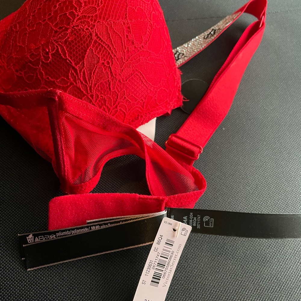 Red Lace Bra - Picture 2 of 3